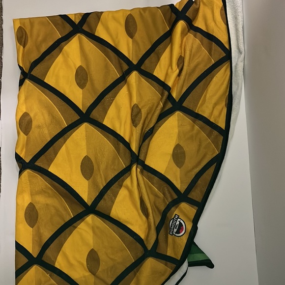 BigMouth Inc Pineapple Towel - Picture 3 of 9